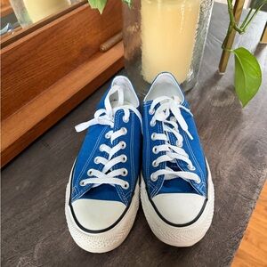 Converse Chuck Taylor All Star low top sneakers blue
Women’s size 7.5